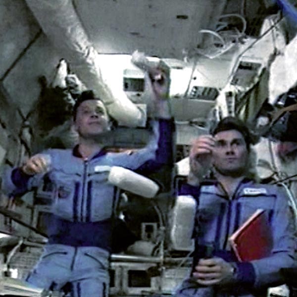 I cosmonauti in un ambiente privo di gravità