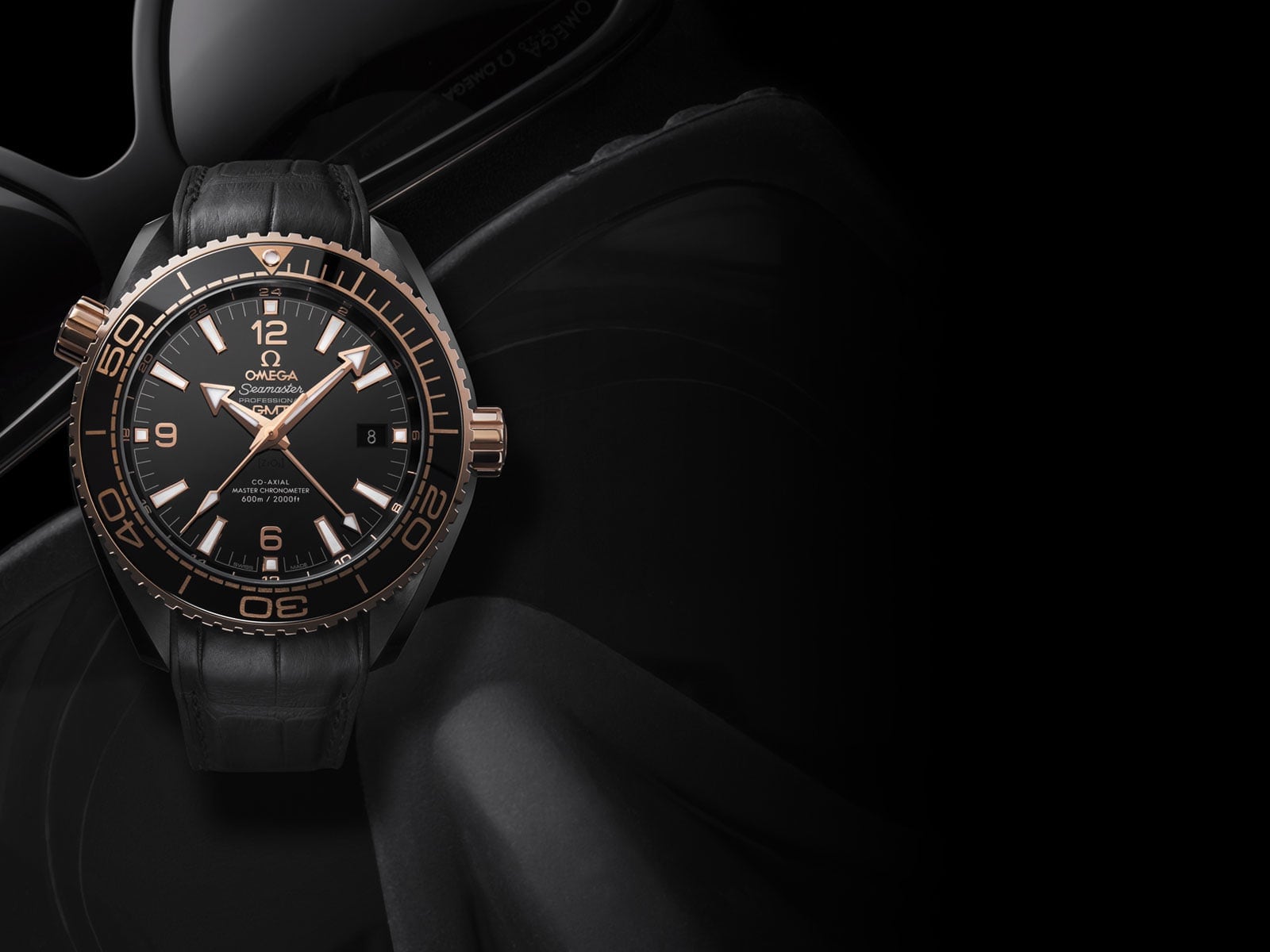 These are watches. Seamaster Planet Ocean «Deep Black. Часы Омега Блэк оушен. Наручные часы Omega 222.63.46.50.01.001. Часы Омега реклама.